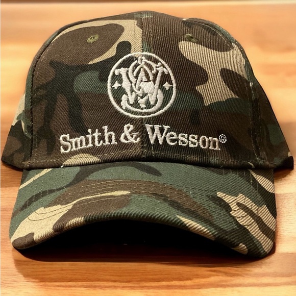“Smith & Wesson” Logo Embroidered Adjustable Unisex Camouflage Hat! - Picture 1 of 9